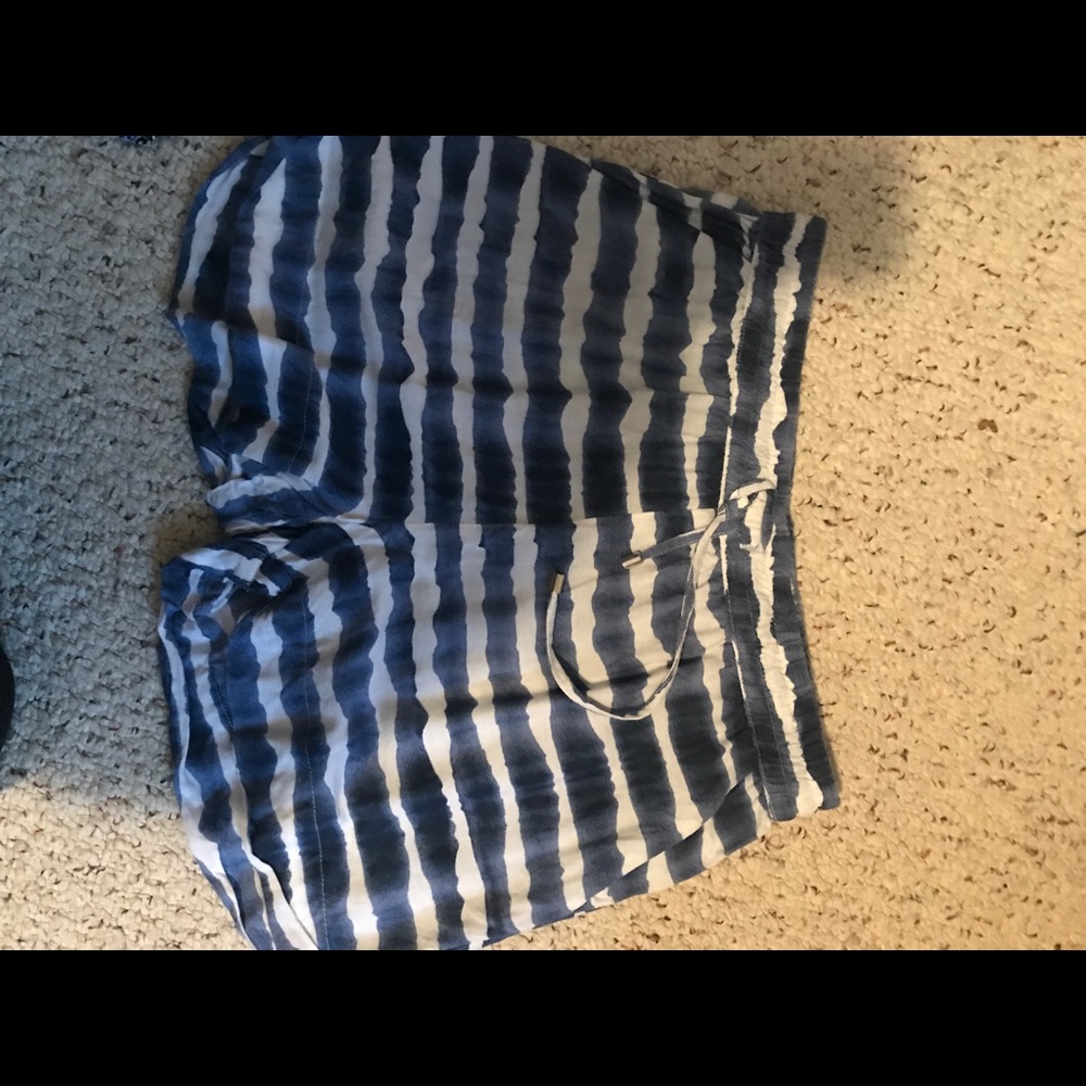 Striped, loose fitting cotton shorts